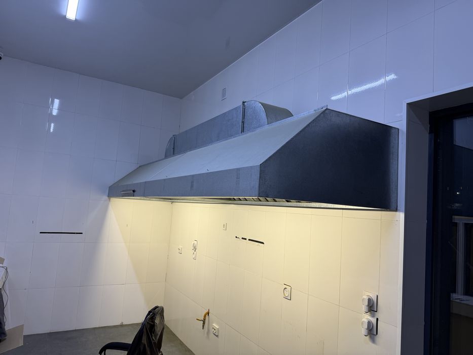 Вытежка новая размер 1 на 4 метр.