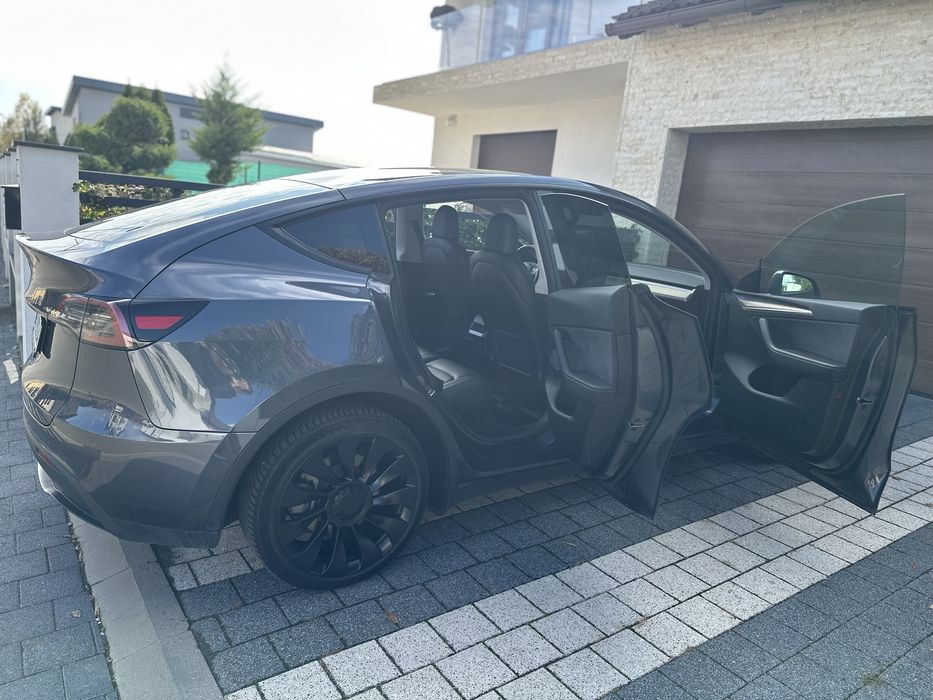 Tesla model Y
