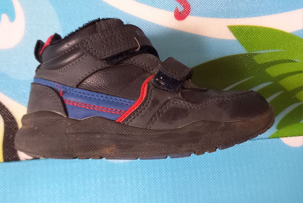 Продам детскую обувь для мальчика