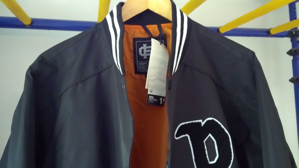 Куртка бомбер новая