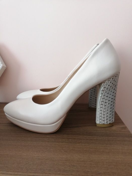 Сватбени/булченски обувки 37 номер