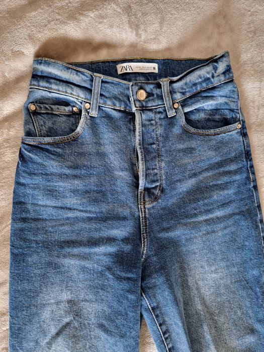 Blugi drepti Zara