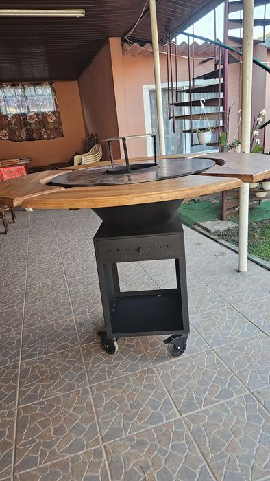 Gratar grill pe lemn