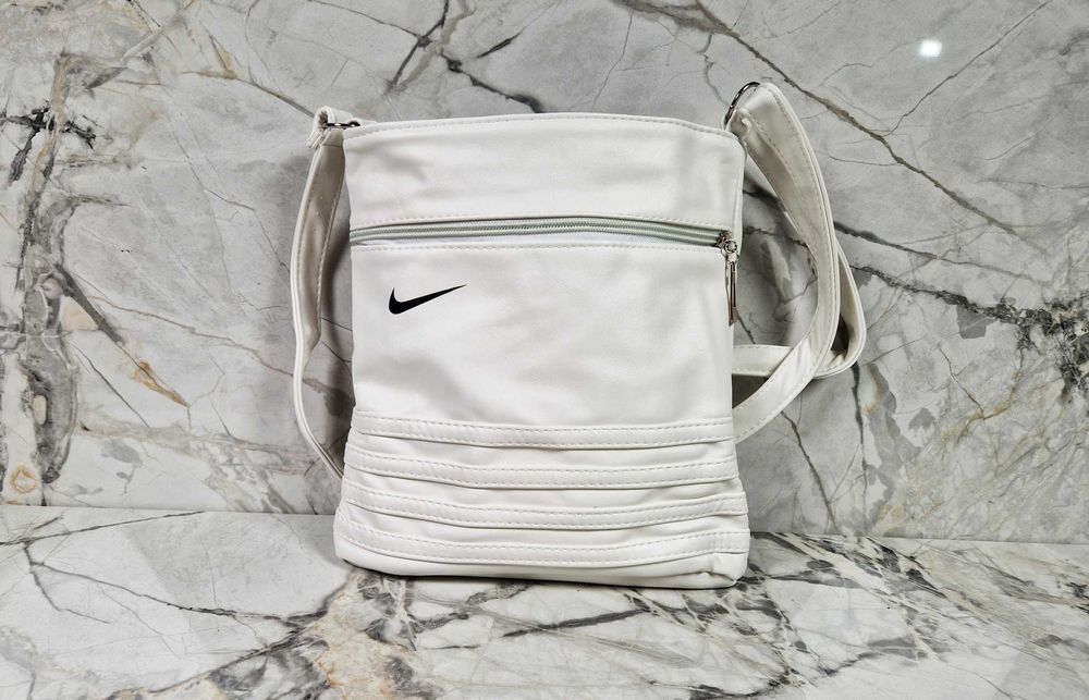 „Малка дамска чанта “