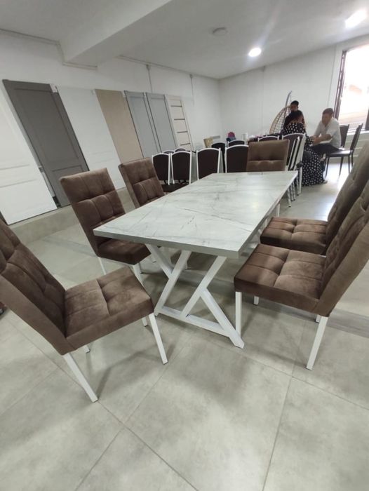 Стол и стулья для кухня