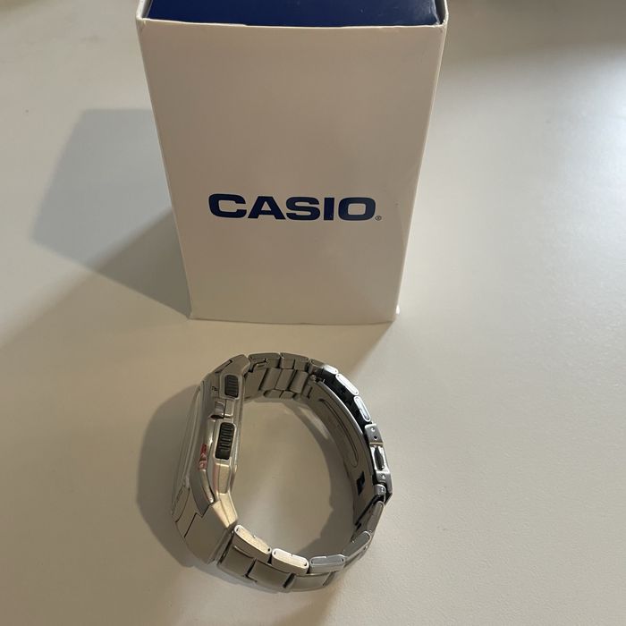 Продам часы casio