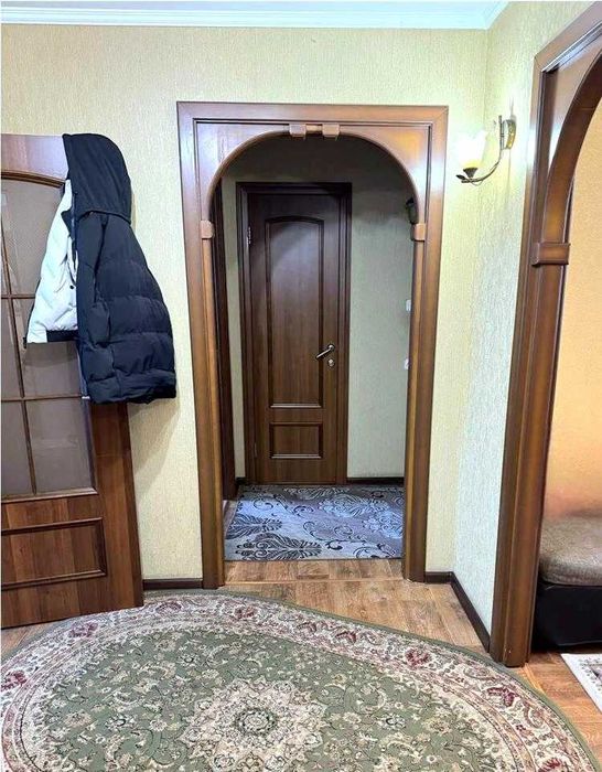 а Продам 3 комнатную Улучшенной план 8 микрорайон