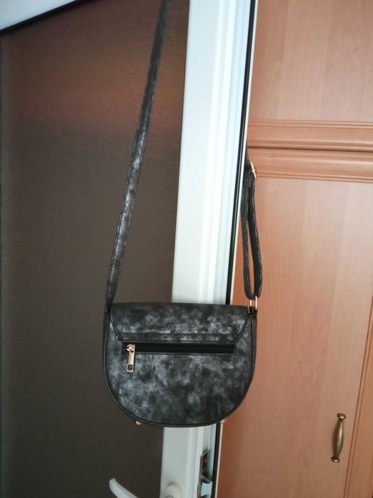 Дамска чантичка през рамо