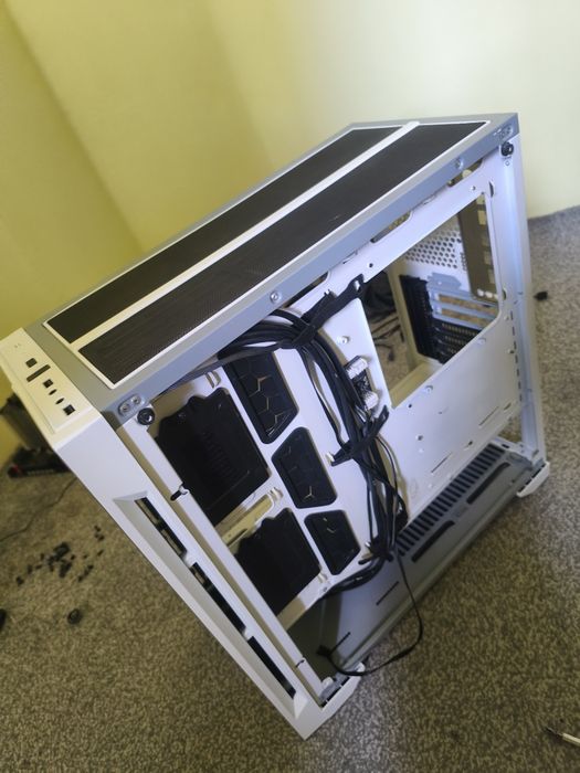 Lianli lancool one carcasa gaming pc