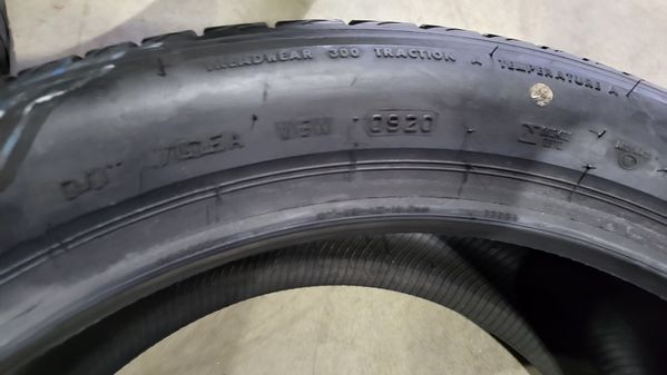 275/40/20//245/45/20 BRIDGESTONE Runflat