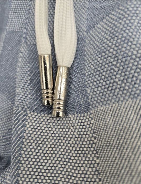 Compleu Louis Vuitton 
Marimi  XXL 
Pret 270 lei