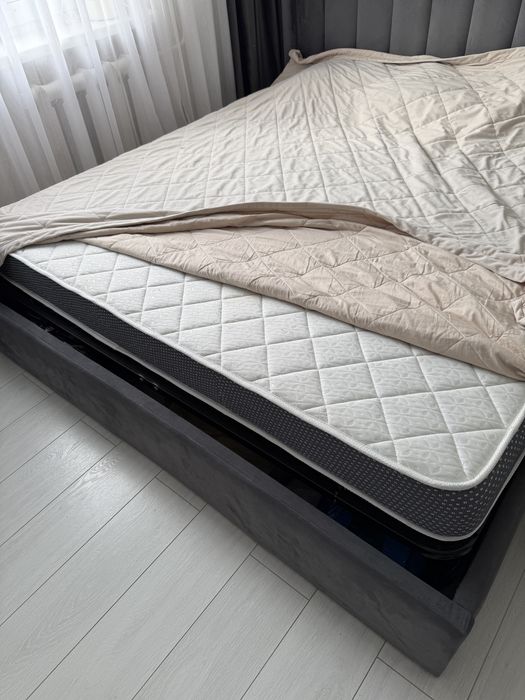 Продам б/у кровать 180*200 с ортопедическим матрасом