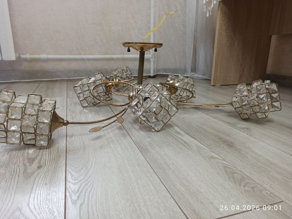 Продам люстра...