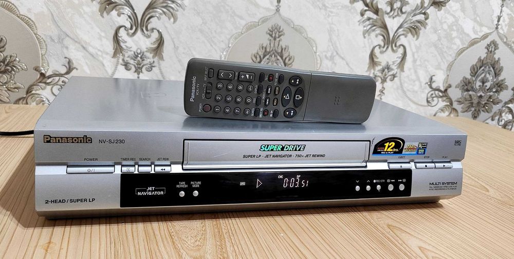 видеомагнитафон Panasonic