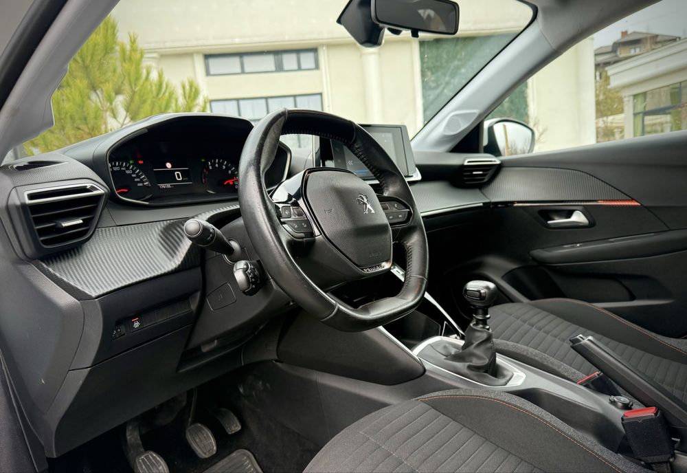 Peugeot 208 Allure 1.5d 101 CP An Fab 2021