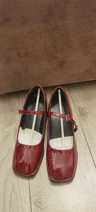 Pantofi burgundy