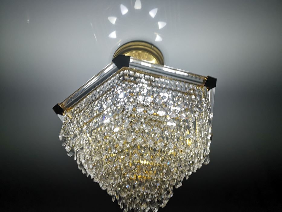 Хрустальная люстра