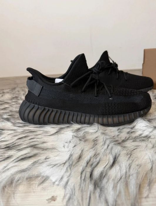 Yeezy 350 Onyx noi  43