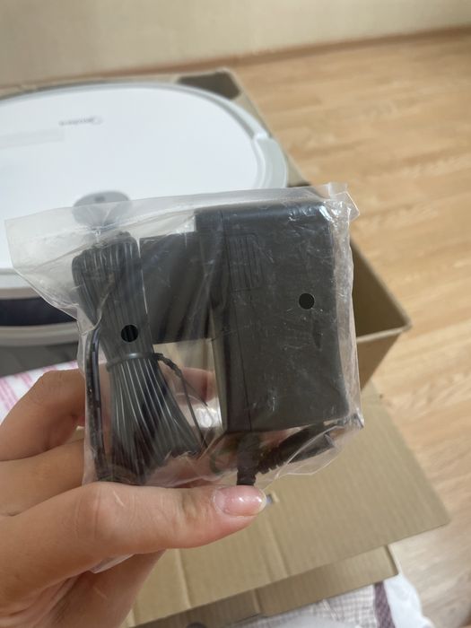 Продам новый робот-пылесос!