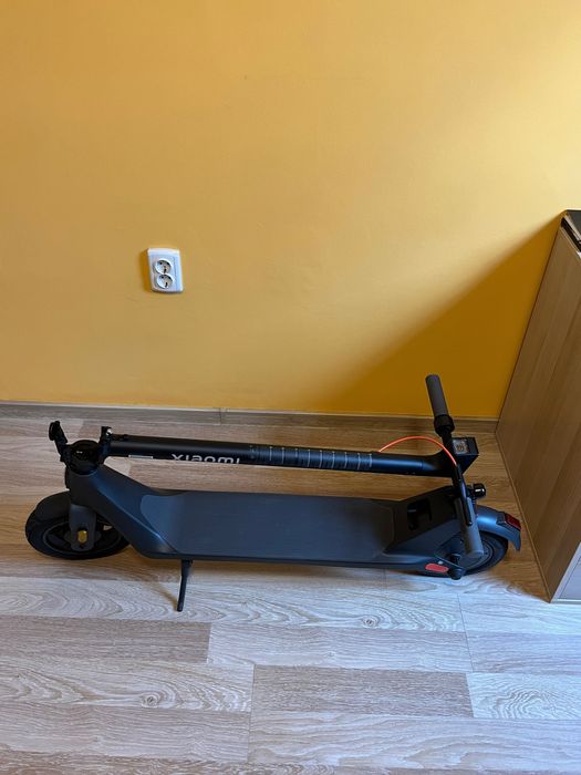 Продавам електрическа тротинетка Xiaomi Electric Scooter 4 Lite.