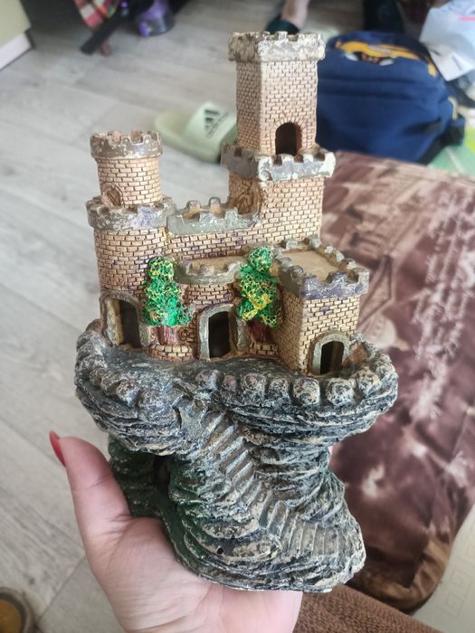 Отдам замок для аквариума