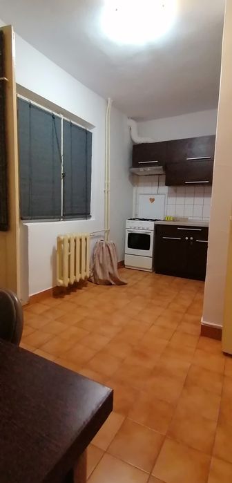Închiriez garsonieră