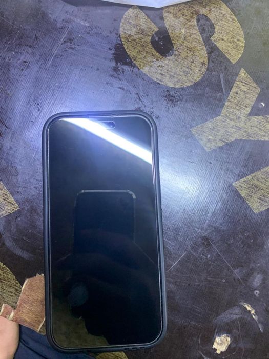 Продам Айфон 15.