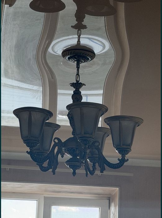 Люстра.                ,