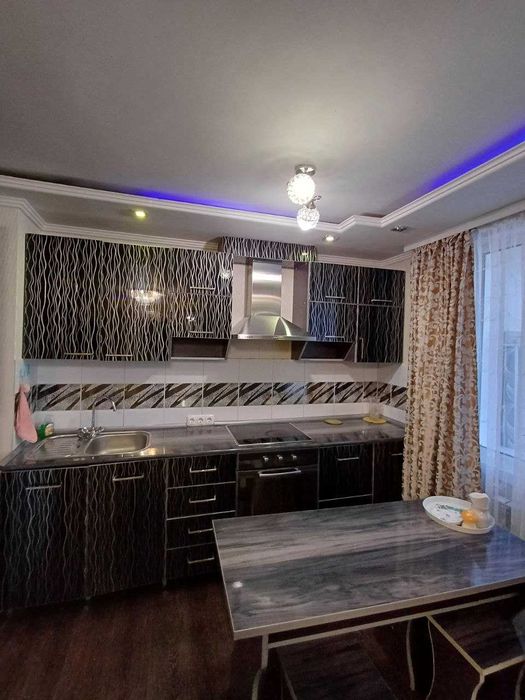 Сдам 2-комн. квартиру в центре. ПОСУТОЧНО.