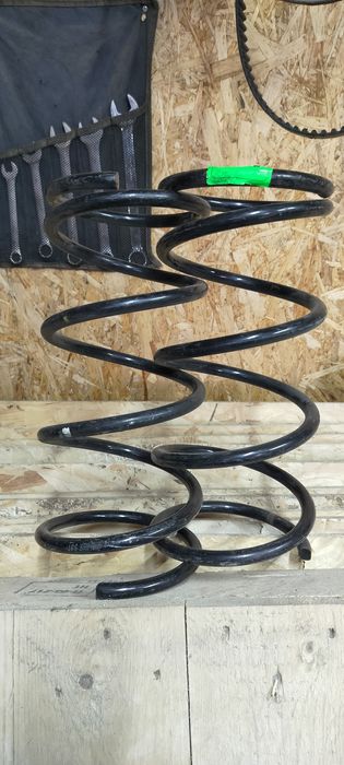 Продам пружины новые парой