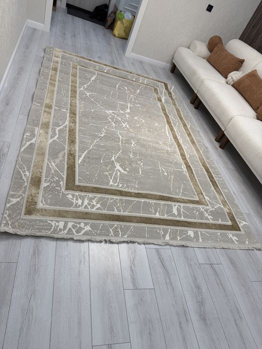 Продам ковер 200/300