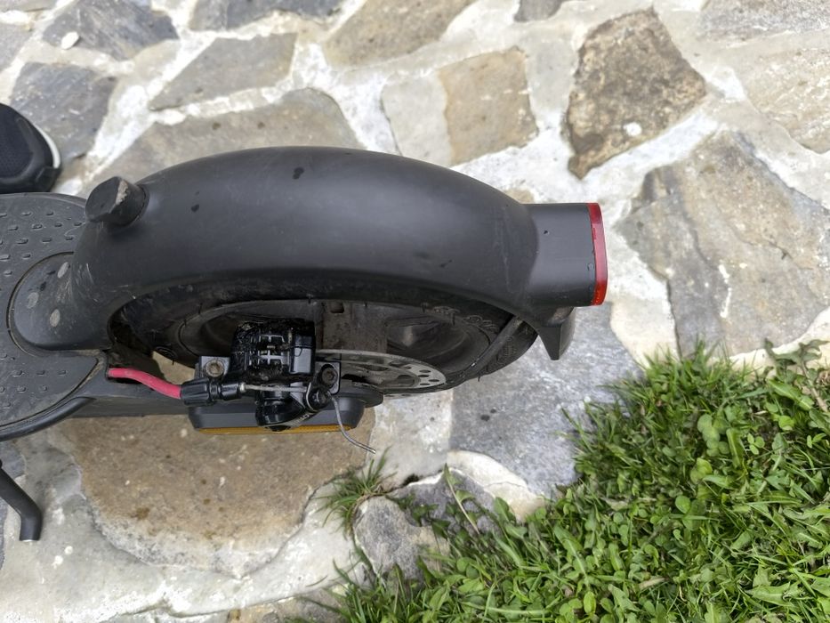 Vând trotineta electrica Xiaomi electric scooter pro 2