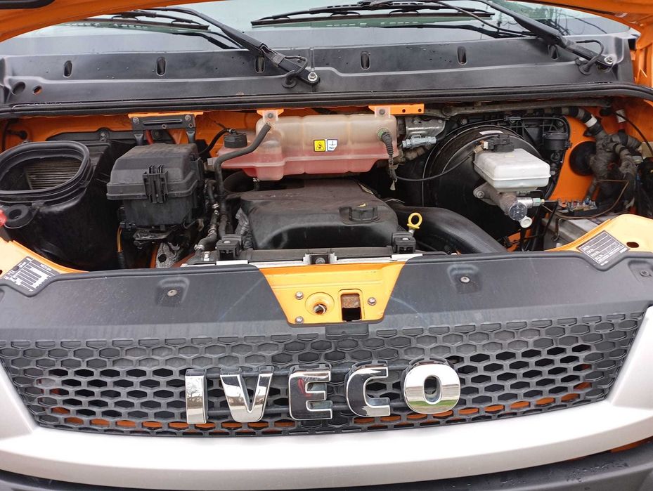 Iveco daily 35C15 cu macara si bascula