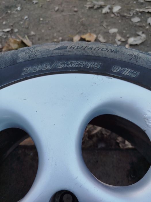 Алуминиеви джанти с гумите  за лека кола  Алфа Ромео