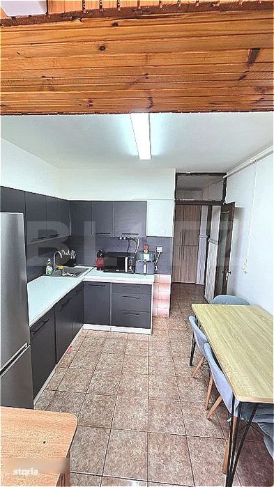 Apartament de vanzare, decomandat, 45 mp utili, 2 balcoane, loc de par