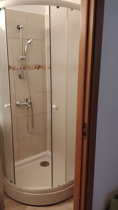 Ofer spre închiriere apartament 2 camere.