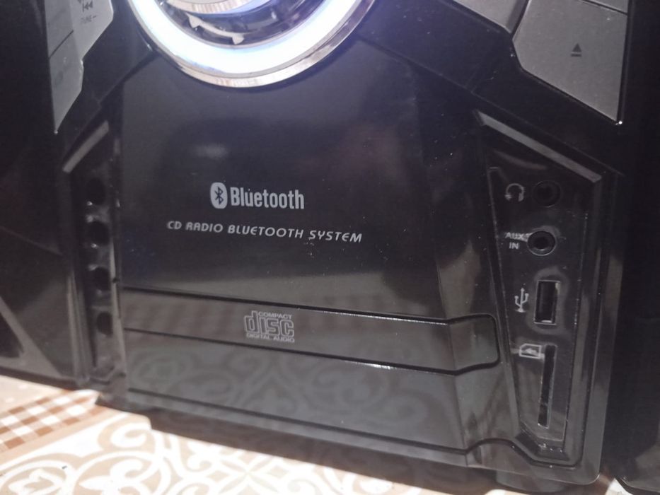 Vând sistem audio AEG