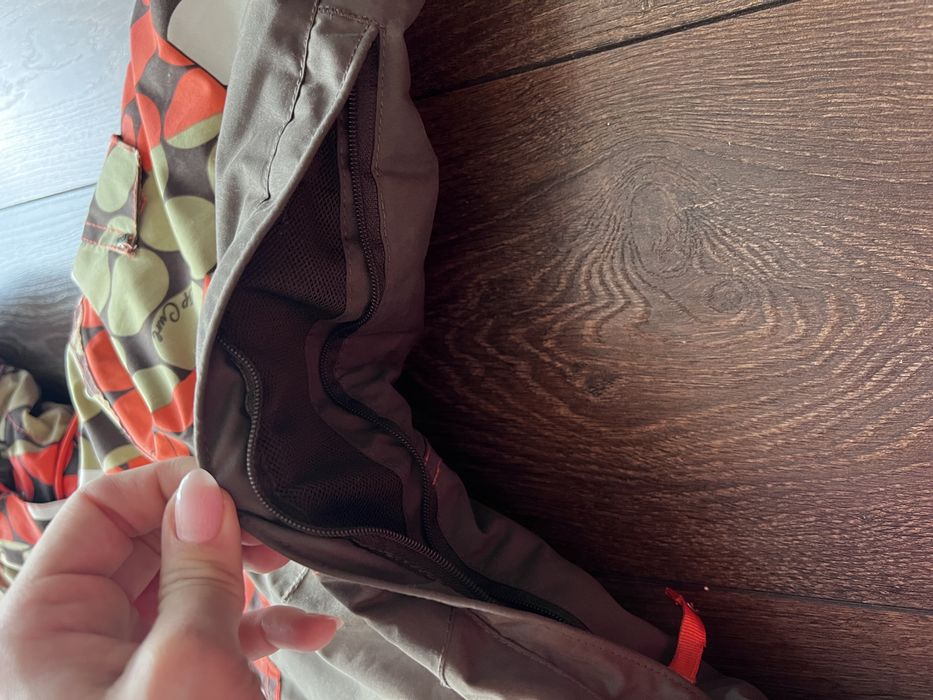 Дамски ски екип + ръкавици и шапка RIP CURL. Размер S