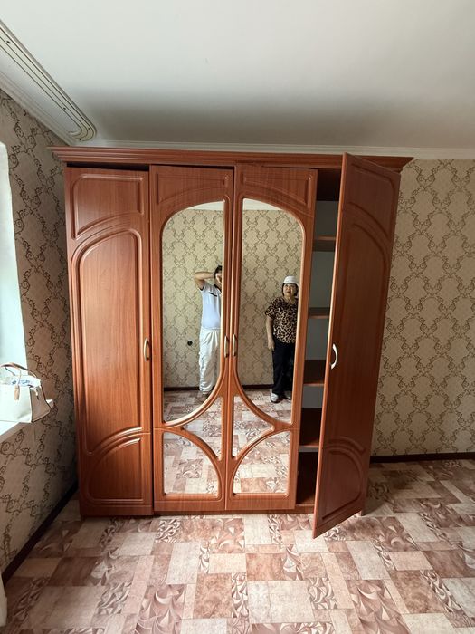 Шкаф 2 зеркало он беске