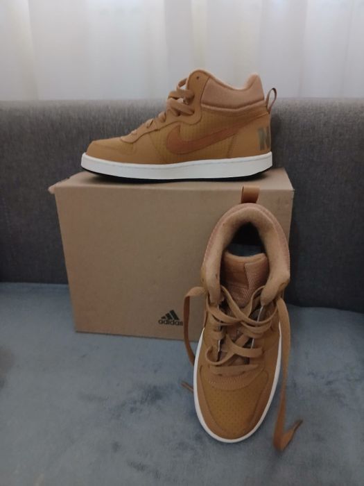 Adidasi noi adidas