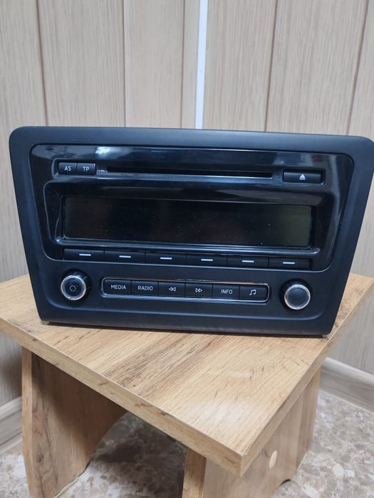 Автомагнитола  на Шкода рапид 2013