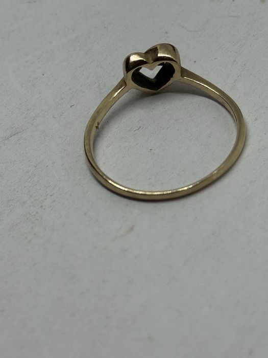 златен дамски пръстен сърце 1.19гр 14к 585