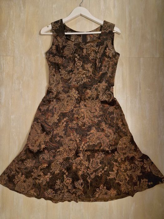 Costum cu rochie elegant, mar.40