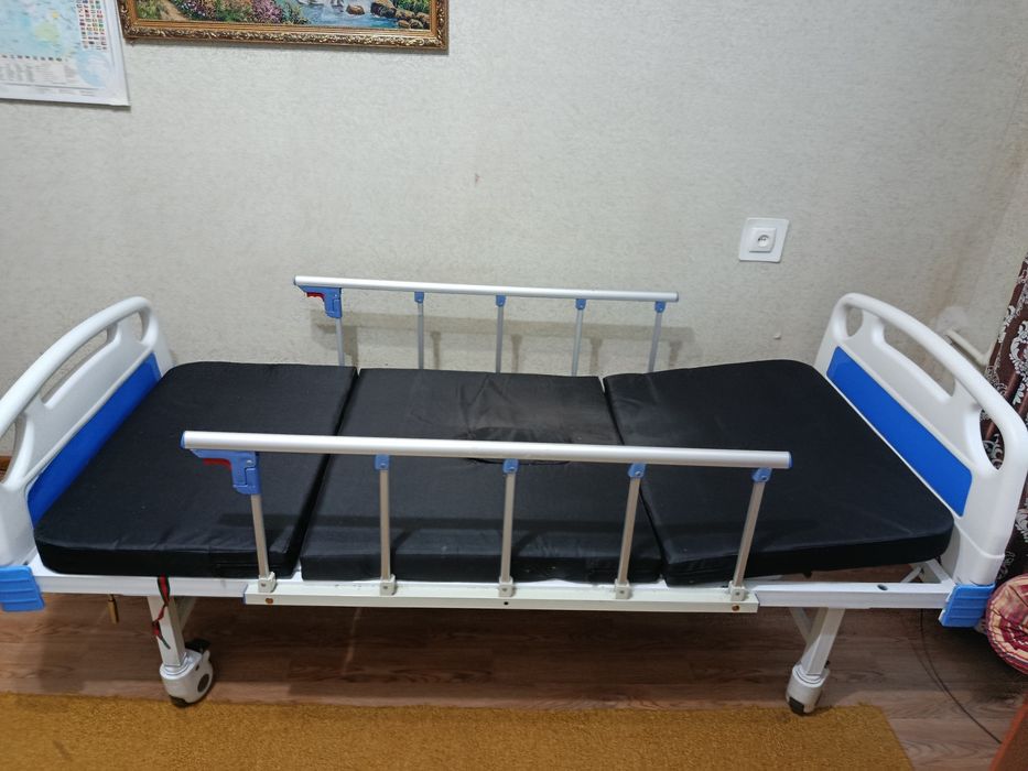 Кровать медицинская