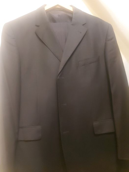 Продаю свои Б/У костюмы,  куртки. Имеется много разных вариантов