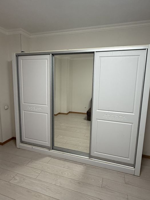 Продам шкаф и шкафчик