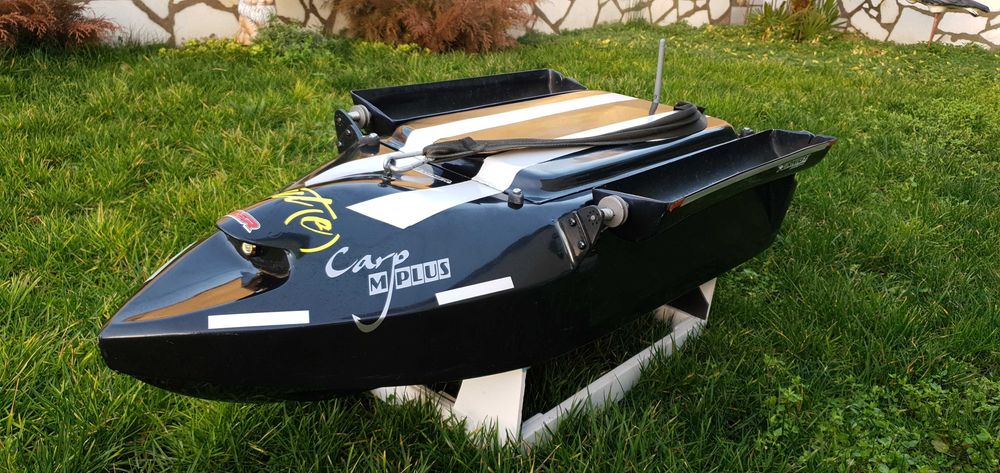 Лодка за захранка