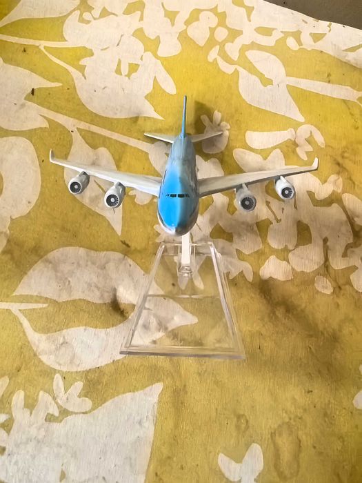 Модели на самолети 1:400