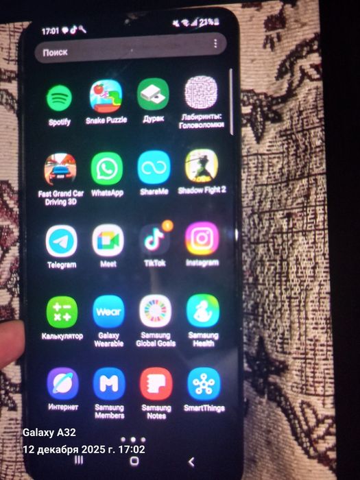 Самсунг а32.     О