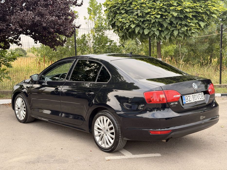 VOLKSWAGEN Jetta 2013 — imagine 3